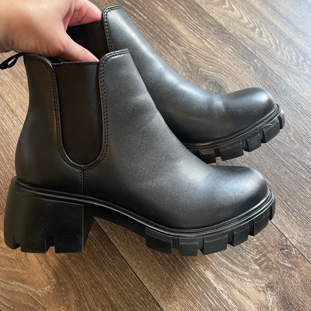 Steve Madden boots